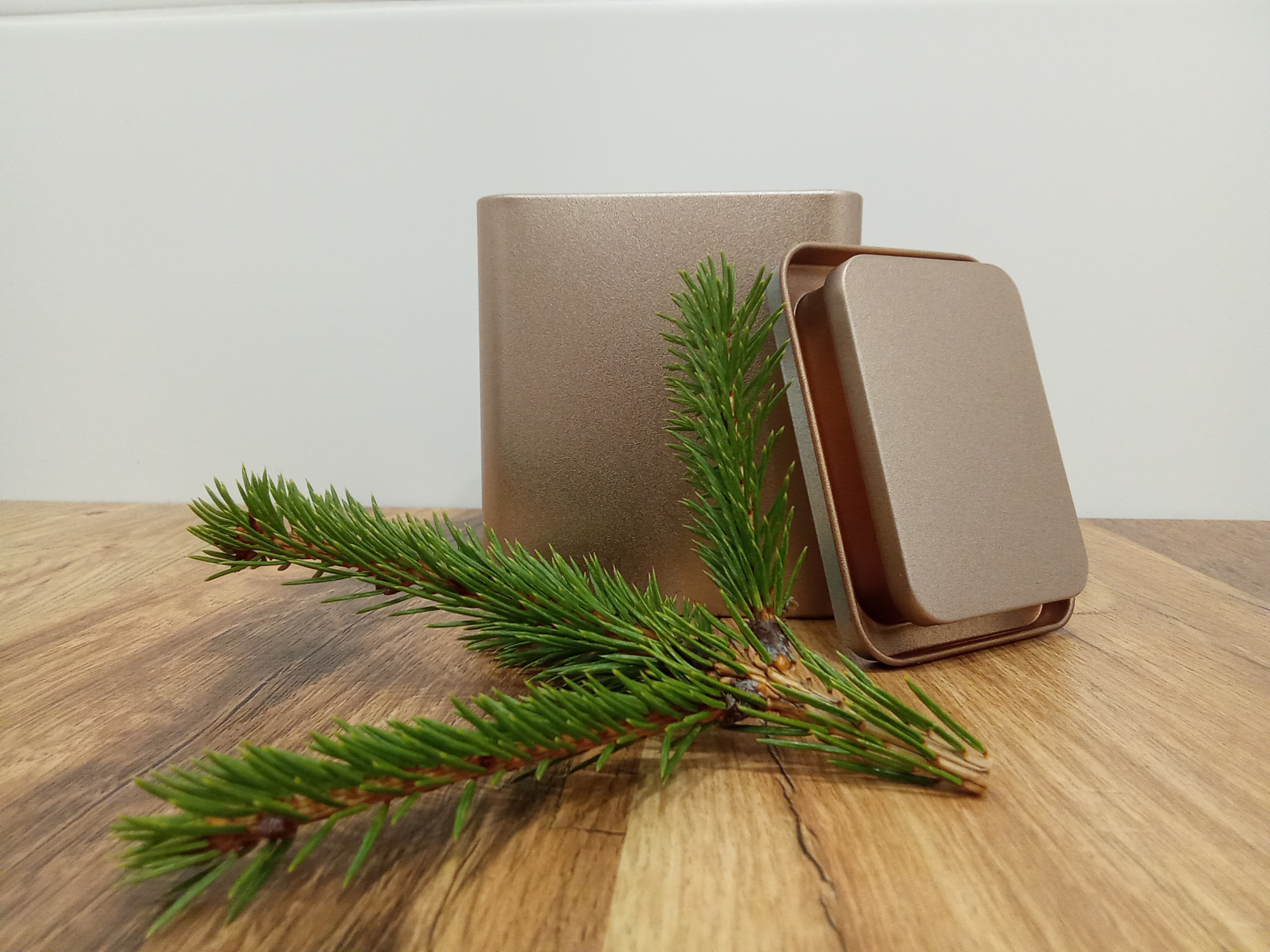 Металлическая урна для праха